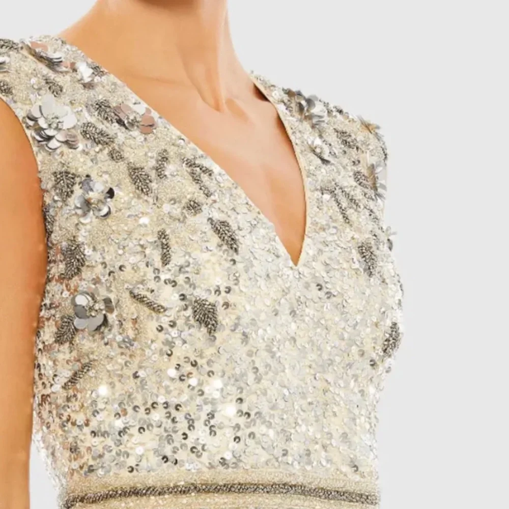 Mac Duggal Silver Sequin Beaded Fitted Prom Dress - Picture 2 of 11